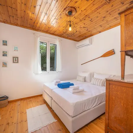 Beachfront Casa Floisvos 펜션